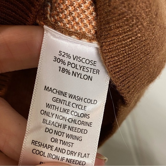 Altar’d State Cropped Floral Knitted Tank - Picture 5 of 5